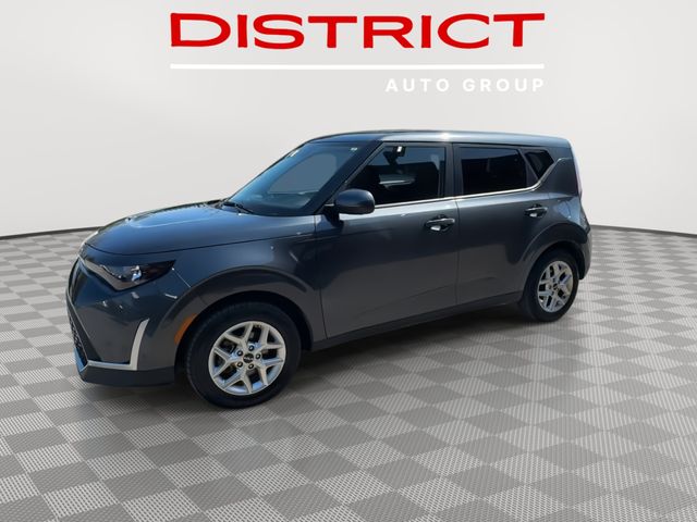 View vehicle photo 4