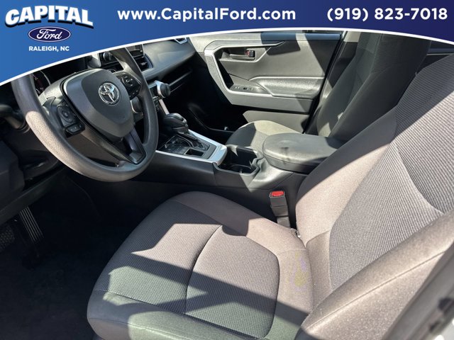 Used 2025 White Toyota LE image 19