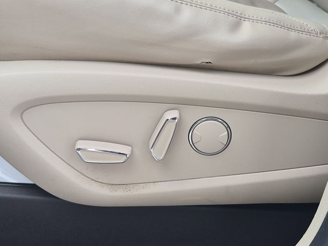 2017 Lincoln MKC - Image 13