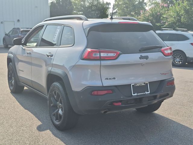 Used 2018 Silver Jeep Trailhawk image 5