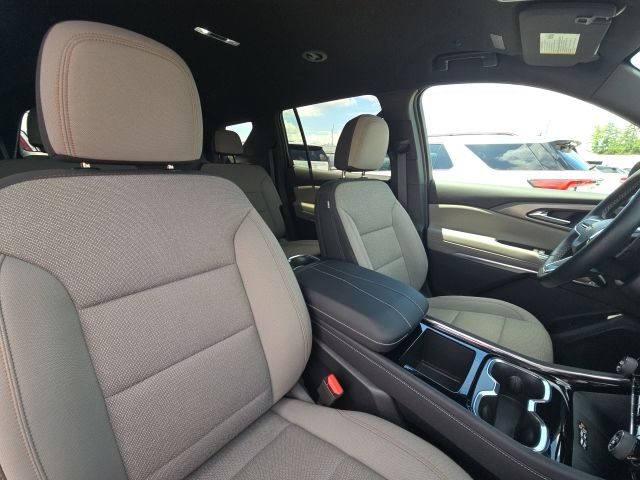 2025 Chevrolet Traverse LT:C02725