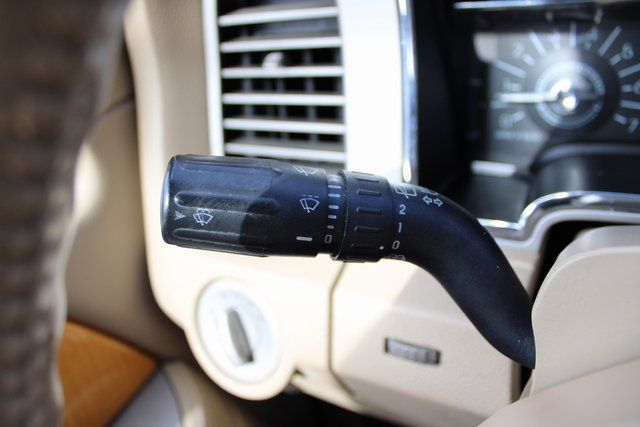 Used 2008 Black Lincoln Base image 20