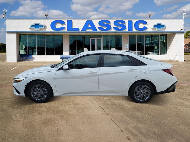 2024 Hyundai Elantra SEL - 3