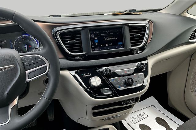 2023 Chrysler Voyager LX - 8