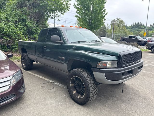 Emerald Green Pearl Coat 1999 Dodge RAM 2500 ST Quad Cab 4WD Pickup Truck Four-Wheel Drive 4-Speed Automatic