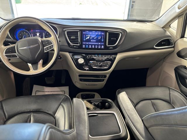 Used 2019 Chrysler Pacifica Limited with VIN 2C4RC1GG5KR522784 for sale in Waukee, IA