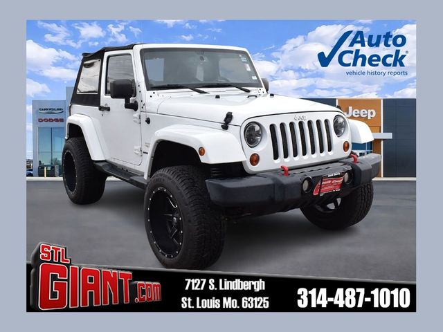 Bright White Clearcoat 2013 Jeep Wrangler Sahara 4WD SUV / Crossover Four-Wheel Drive 6-Speed Manual