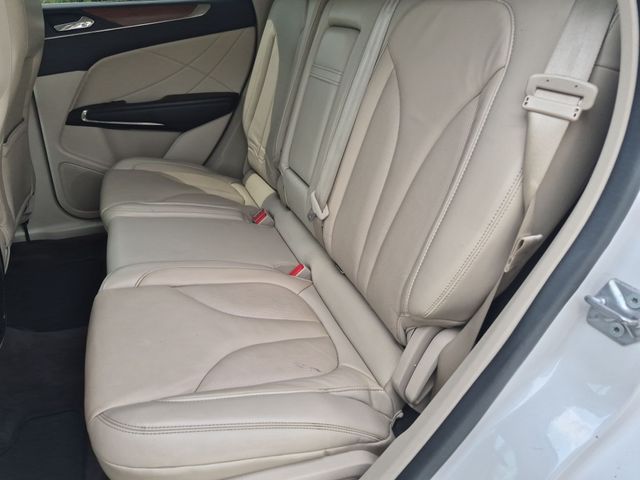 2017 Lincoln MKC - Image 25
