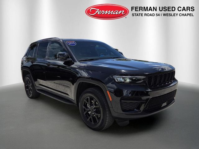 Diamond Black Crystal Pearlcoat 2025 Jeep Grand Cherokee SUV / Crossover Four-Wheel Drive 8-Speed Automatic