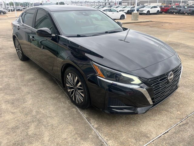 Used 2024 Nissan Altima Sedan
