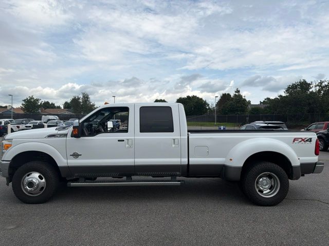 Used 2012 White Ford Lariat image 7