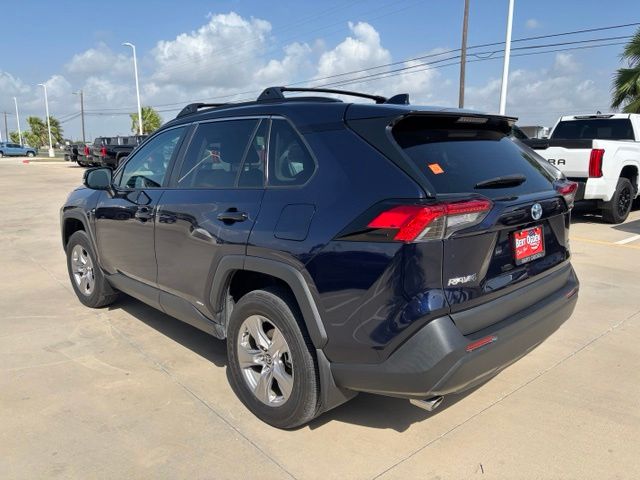 Used 2022  Toyota XLE image 4