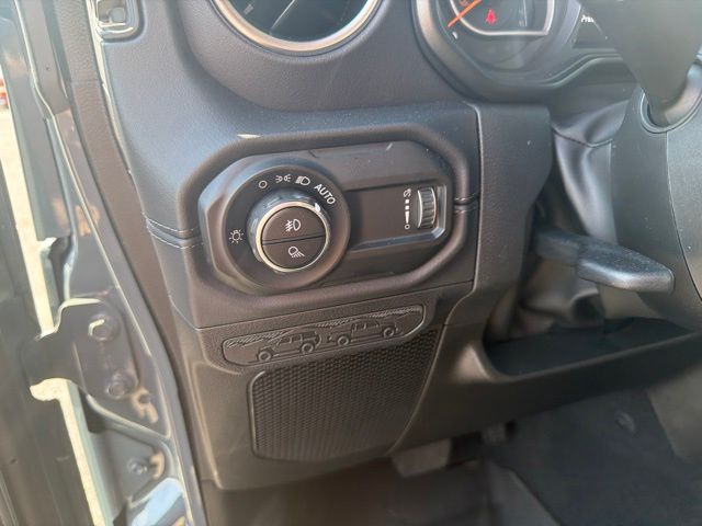 2026 Jeep Gladiator Sahara 4x4