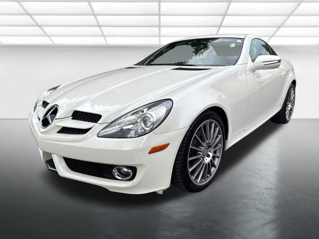White 2010 Mercedes-Benz SLK 300 Convertible Rear-Wheel Drive 6-Speed Manual