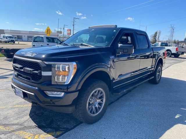 Black 2021 Ford F-150 XLT SuperCrew 4WD Pickup Truck Four-Wheel Drive Automatic
