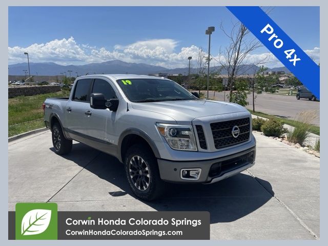  2019 Nissan Titan PRO-4X Crew Cab 4WD   