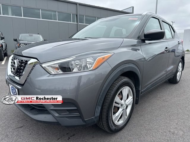 Gray (Gun Metallic) 2019 Nissan Kicks SUV / Crossover Front-Wheel Drive Continuously Variable Transmission
