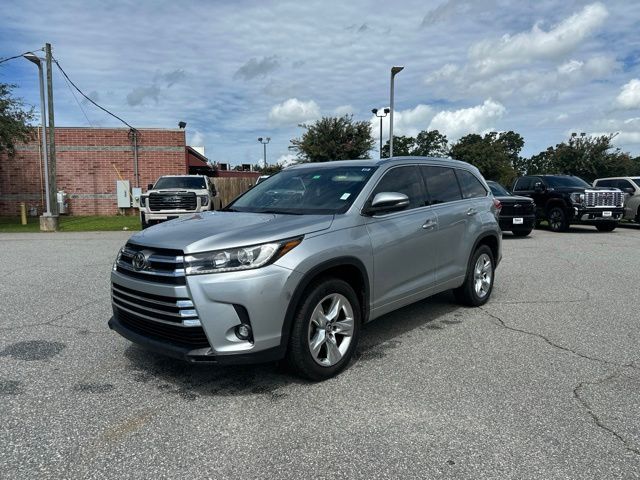 Celestial Silver Metallic 2019 Toyota Highlander SUV / Crossover Front-Wheel Drive 8-Speed Automatic