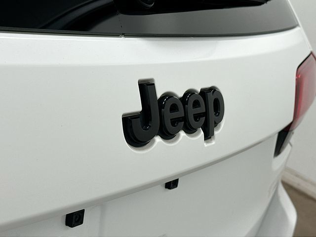2019 Jeep Grand Cherokee Altitude White at Luther Ford