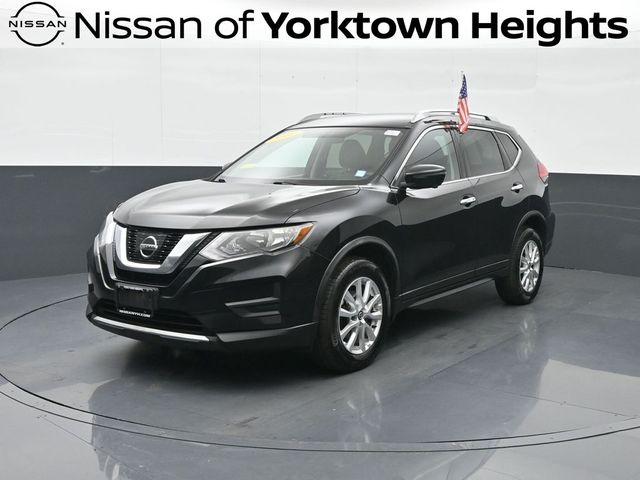 2017 Nissan Rogue SV's photo