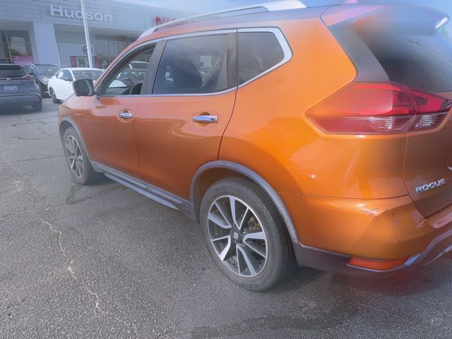 2017 Nissan Rogue SL 4