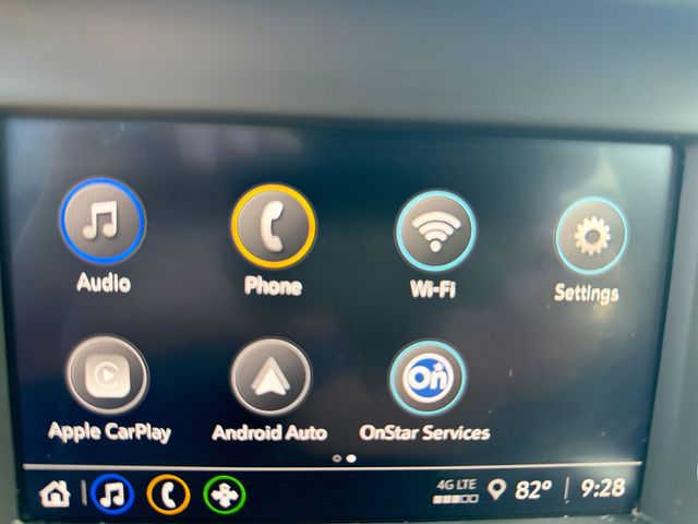 Used 2024 White GMC SLE image 20