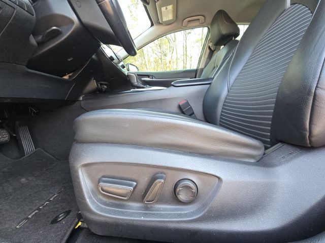 2019 Toyota Camry L:B02043A