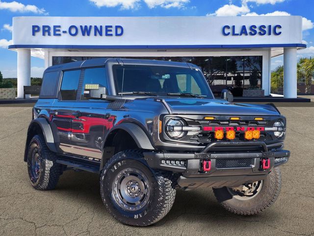 2024 Ford Bronco Badlands Gray at Community Kia