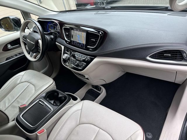 2018 Chrysler Pacifica - Image 21