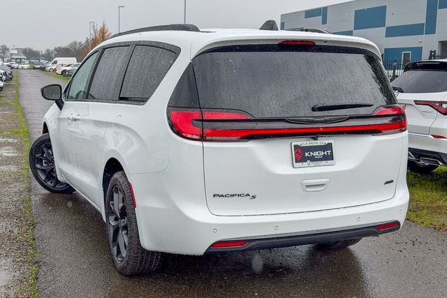 new 2026 Chrysler Pacifica car, priced at $50,225