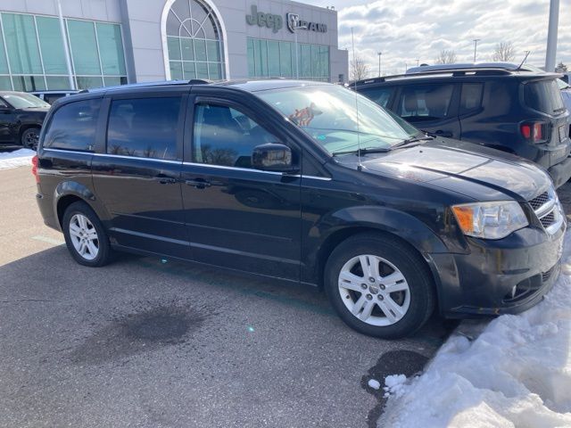 2013 Dodge Grand Caravan Crew - Brilliant Black Crystal Pearlcoat exterior view 3
