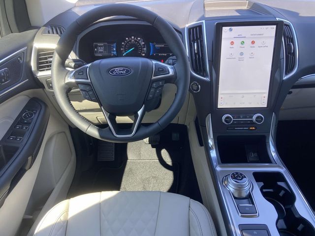 2024 Ford Edge Titanium 16