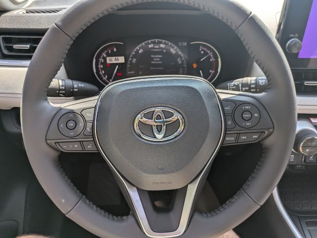 2024 Toyota RAV4 XLE Premium 18