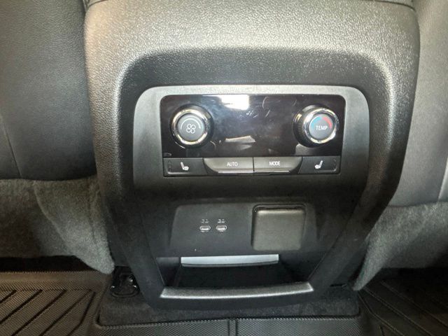 Used 2024 Chevrolet Traverse SUV