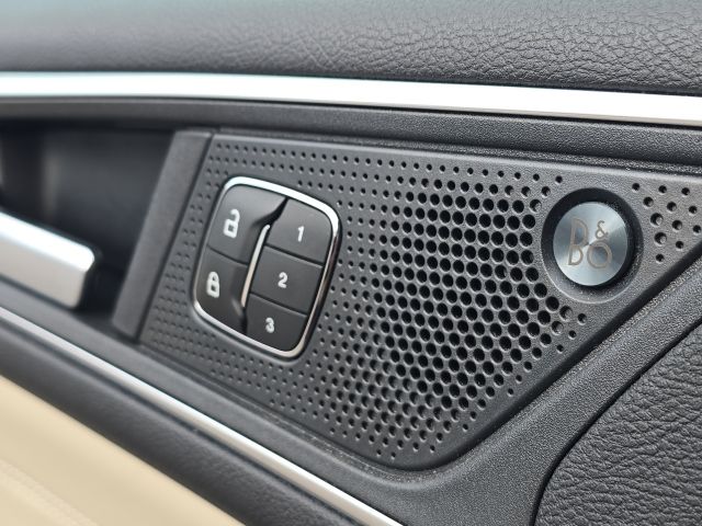 2022 Ford Edge Titanium:168337A