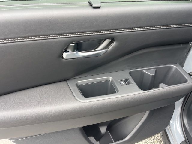 New 2026 Gray Nissan Platinum image 30