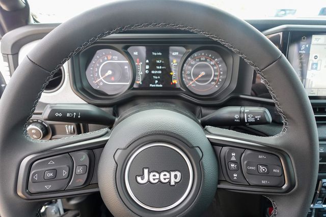 new 2025 Jeep Gladiator car, priced at $44,625