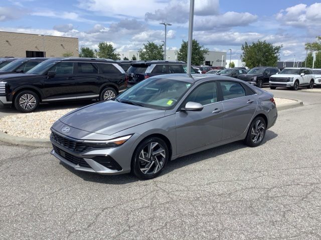 Fluid Metal 2024 Hyundai Elantra Sedan Front-Wheel Drive Continuously Variable Transmission
