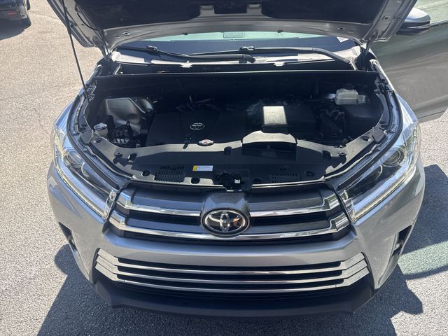 Used 2019 Silver Toyota Limited image 33