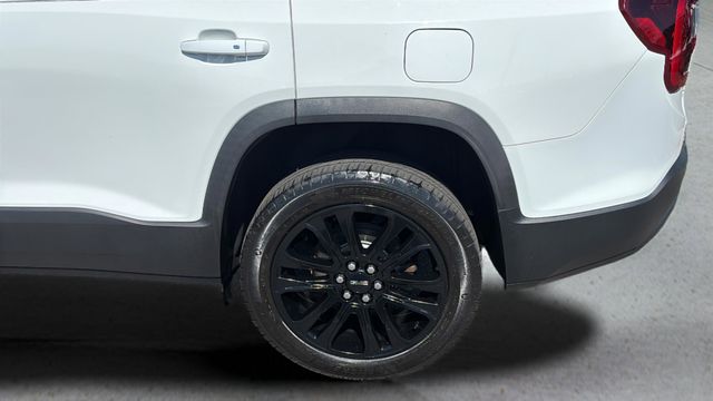 Used 2023 White GMC SLE image 38
