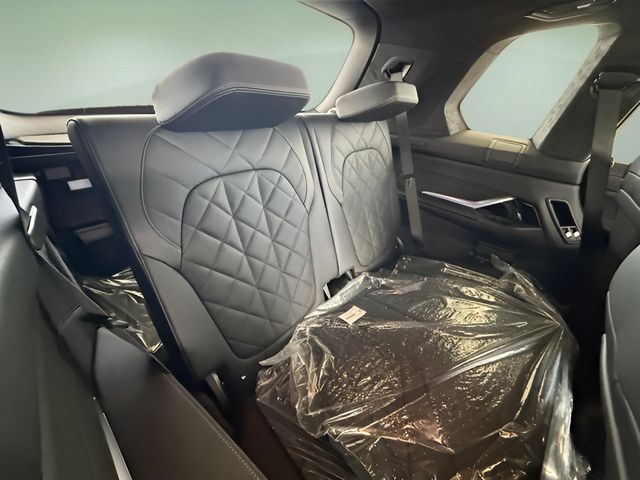 2026 BMW X7 40i - Photo 31