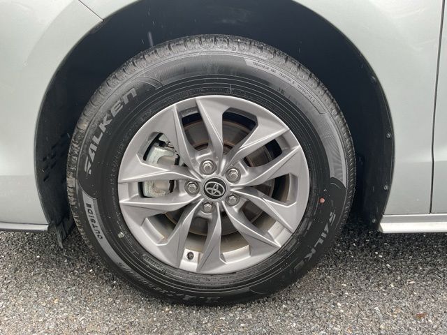 Used 2025 Toyota Sienna Van