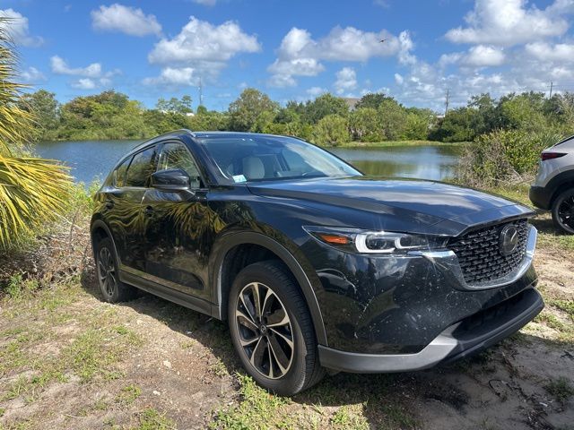 2023 Mazda CX-5 S Premium package Auto AWD's photo