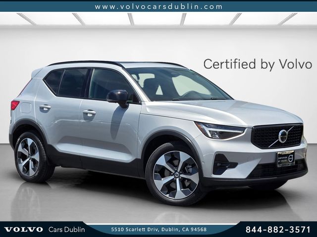 Silver Dawn Metallic 2025 Volvo XC40 B5 Plus Dark Theme AWD SUV / Crossover All-Wheel Drive Automatic