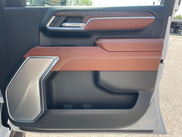 2024 GMC Sierra 2500HD Denali Ultimate - White Frost Tricoat exterior view 15