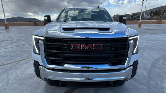 2024 GMC Sierra 2500HD Pro 8