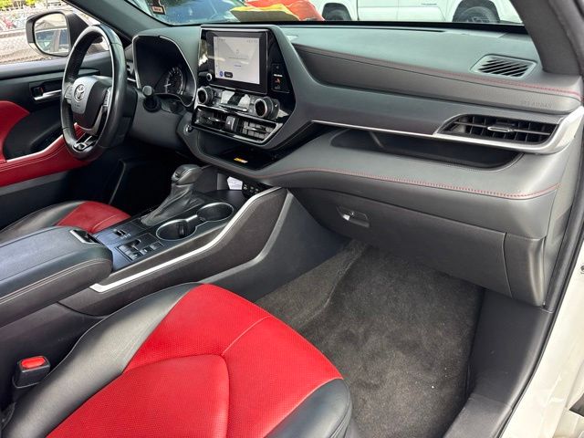 Used 2023 Toyota Highlander SUV