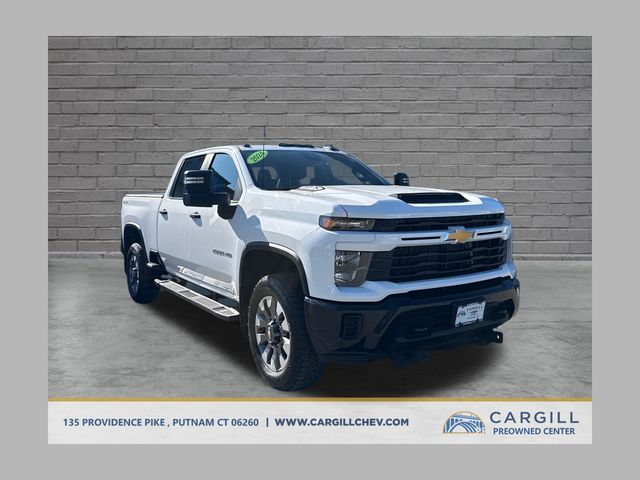 Summit White 2024 Chevrolet Silverado 2500HD Pickup Truck Four-Wheel Drive Automatic