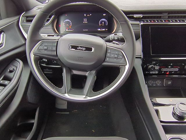 new 2025 Jeep Grand Cherokee car, priced at $40,847