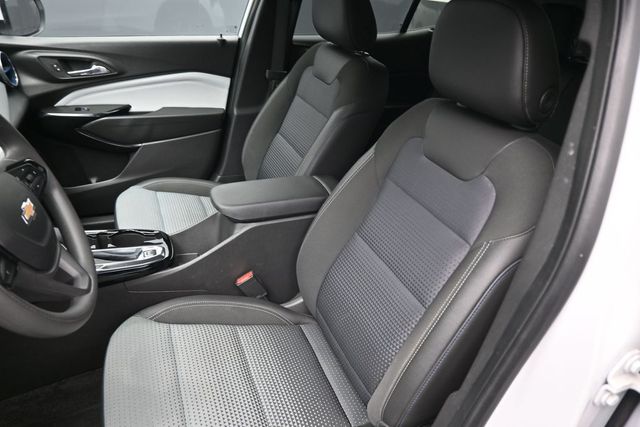 Used 2025 Chevrolet Trax SUV